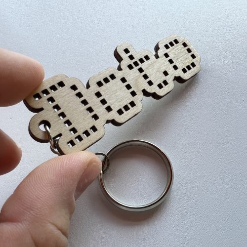 Egyedi névkulcstartó – Pixel